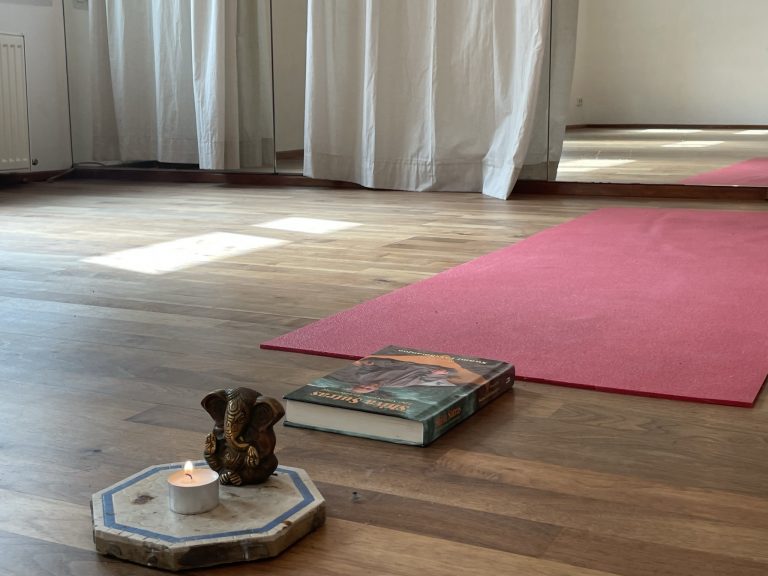 Die Shiva Sutras im Yoga-Studio