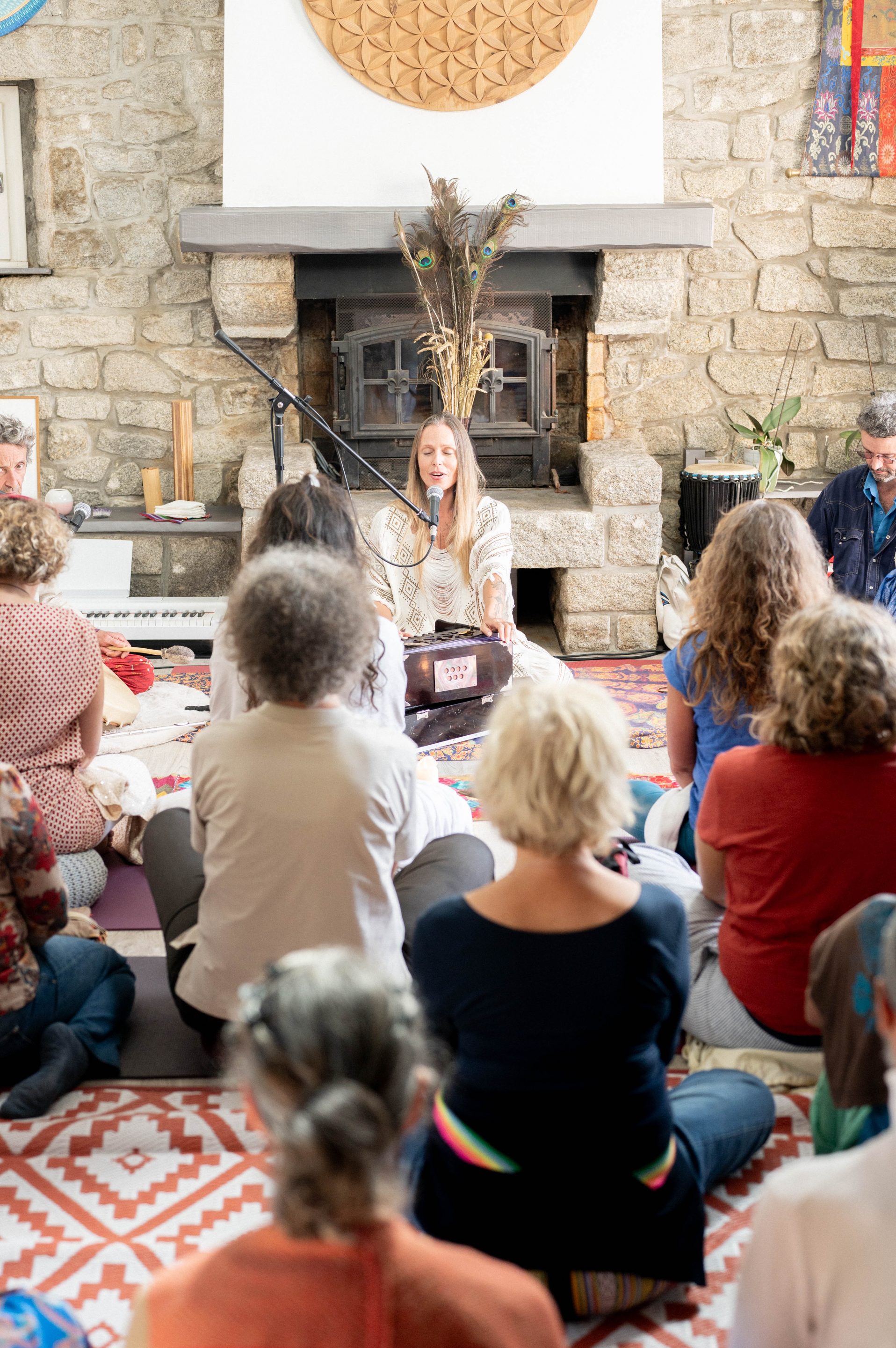 Fish Logo Matsya Yoga. Yoga Alliance yoga teacher training in the Wachau region. Hatha yoga training, authentic Kundalini yoga. Yoga kriyas.